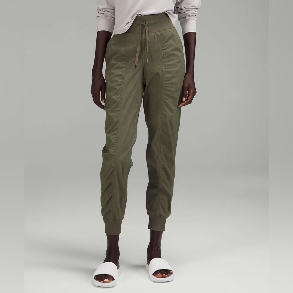 🍋 LULULEMON Olive Green Joggers Size 12